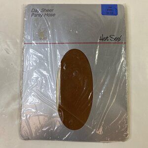 Hot Sox Day Sheer Pantyhose Size B/C Camel 780 Nylon